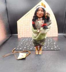 11'' NATIVE SKOOKUM BULLY GOOD STRAW STUFFED ORIGINAL DOLL, WOOL BLANKET, MOCCASINS BEADS CHOICE SKOOKUM WITH PAPOOSE, LABEL